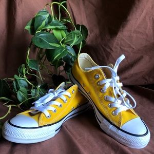 Yellow low top Converse